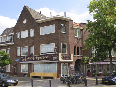 908682 Gezicht op het winkelhoekpand Hasebroekstraat 1 te Utrecht, vanaf de Vleutenseweg.N.B. bouwjaar: 19301935 / ...
